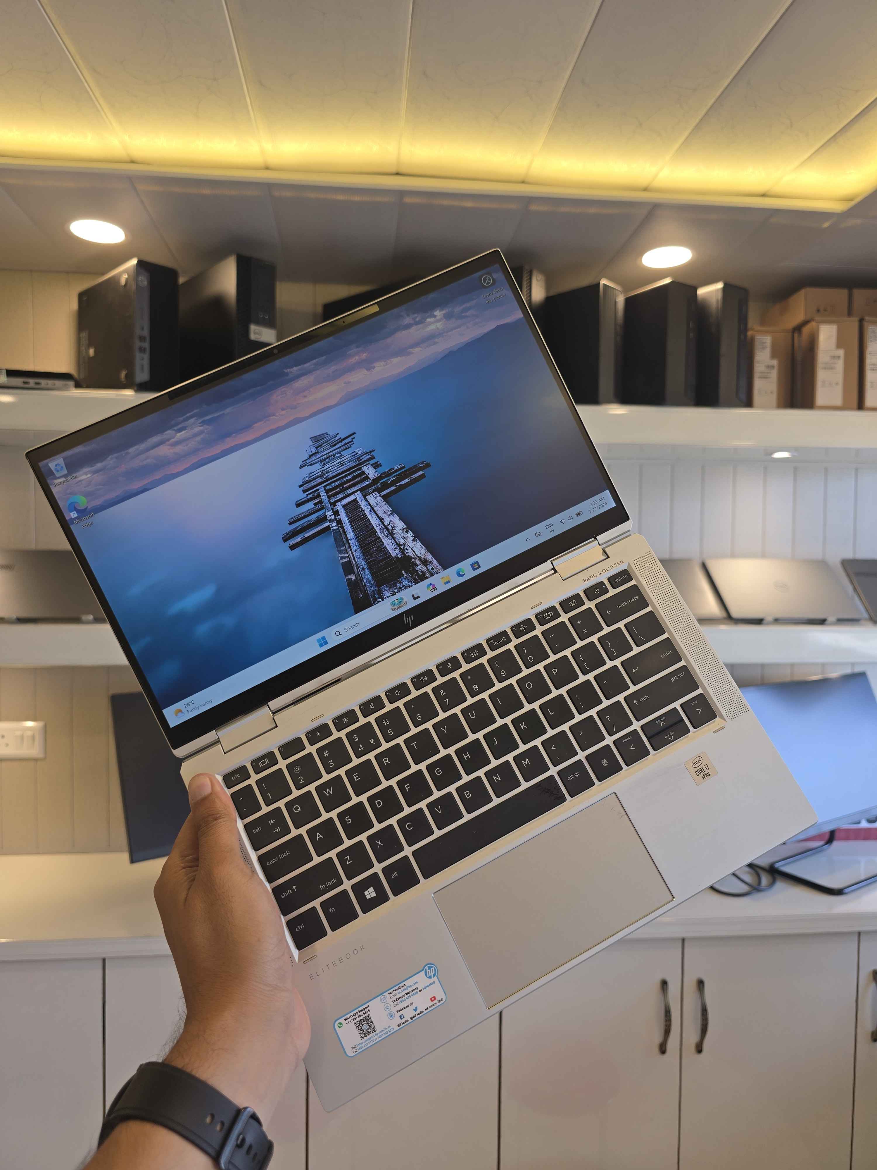 HP EliteBook 1030 G7 2-in-1 Core i7 10th Gen photo 4